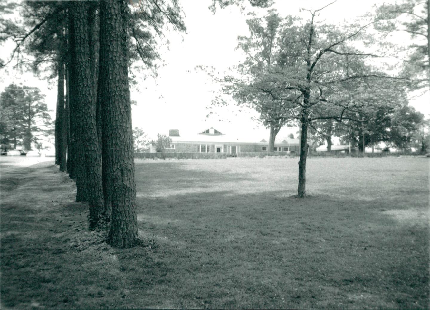 Carolina Pines Hotel, 1999
