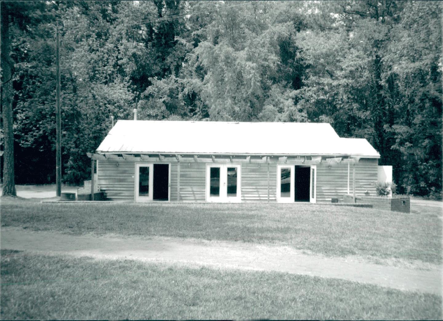 Carolina Pines Hotel, 1999