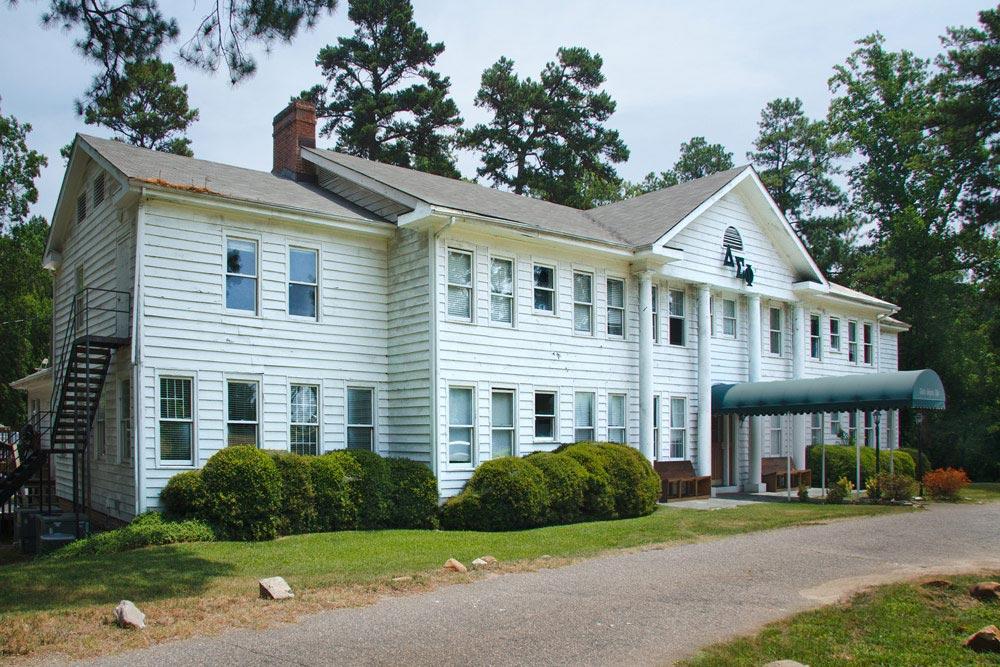 Carolina Pines Hotel, 2011