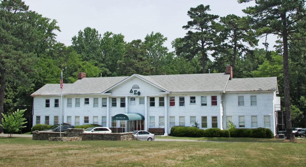 Carolina Pines Hotel, 2011