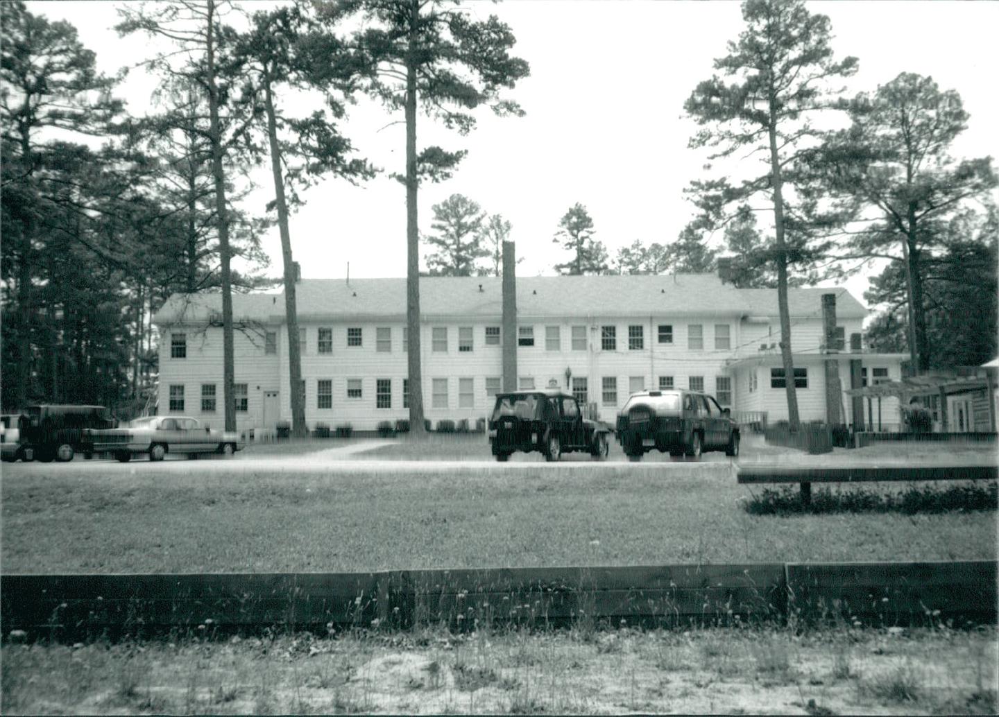 Carolina Pines Hotel, 1999