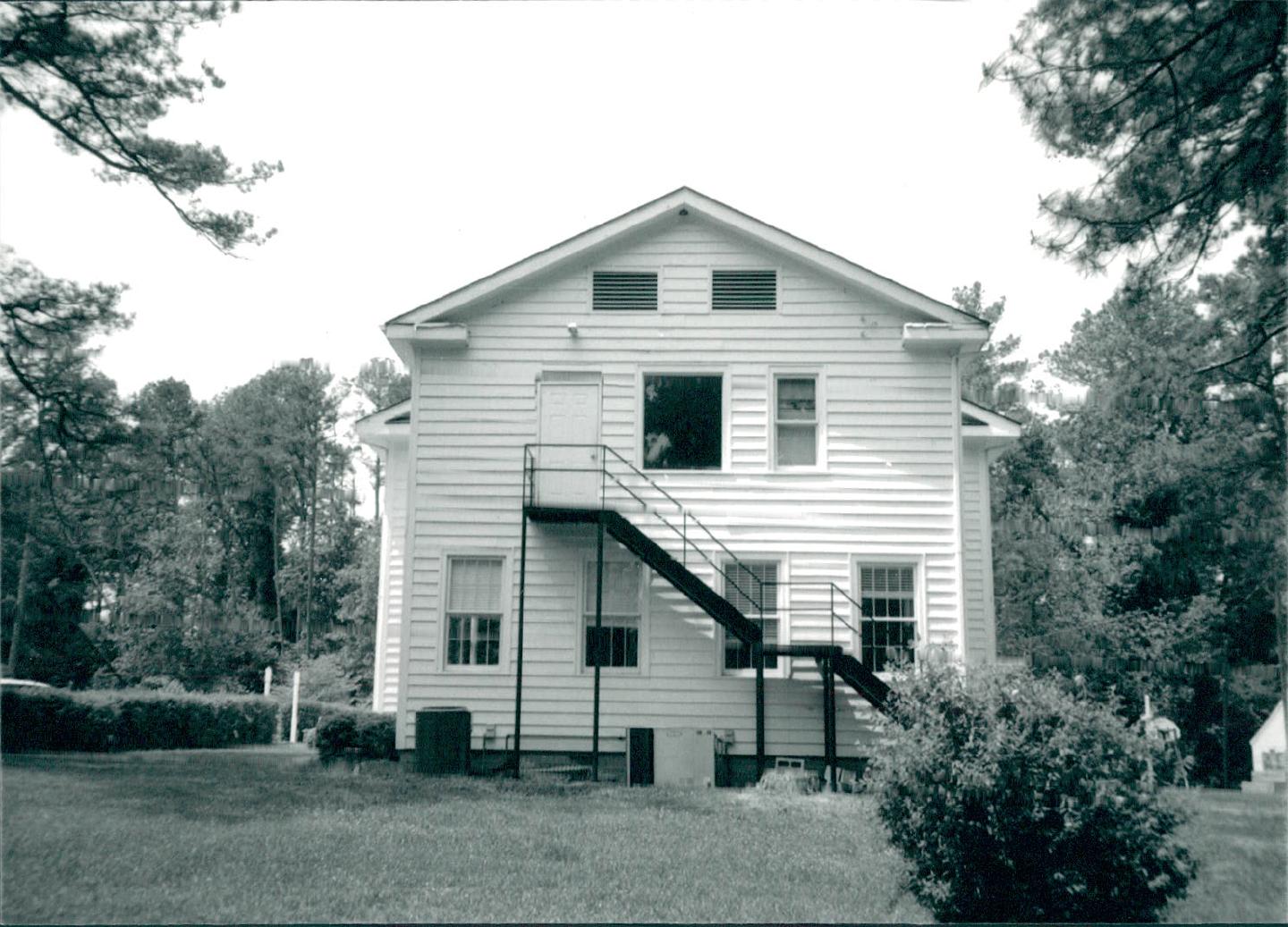 Carolina Pines Hotel, 1999