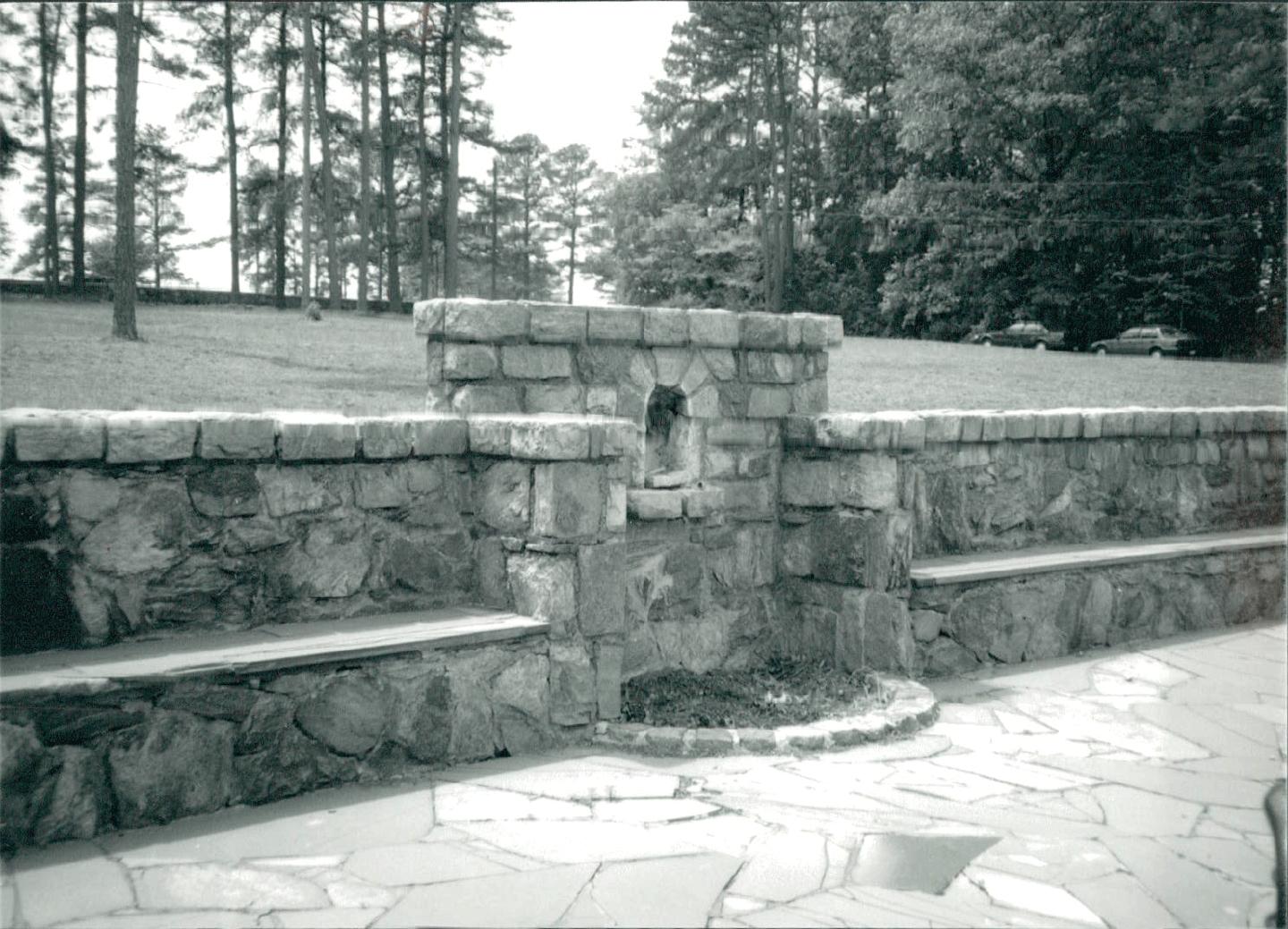 Carolina Pines Hotel, 1999